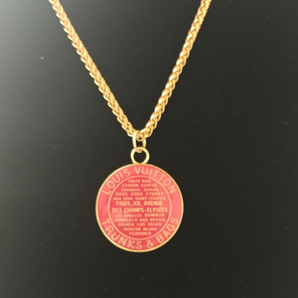 Louis Vuitton Pink and Gold Medallion Necklace - Picture 1 of 4